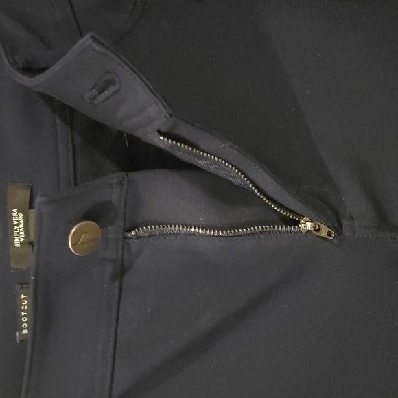 Simply Vera Wang Large bootcut pants with no pockets. Great for the office. - Picture 2 of 3